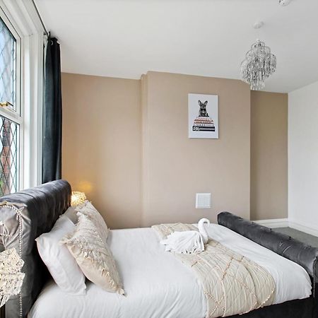 Home In Woodhouse, Leeds,Free 4 Car Parking,Free Wifi Exteriör bild